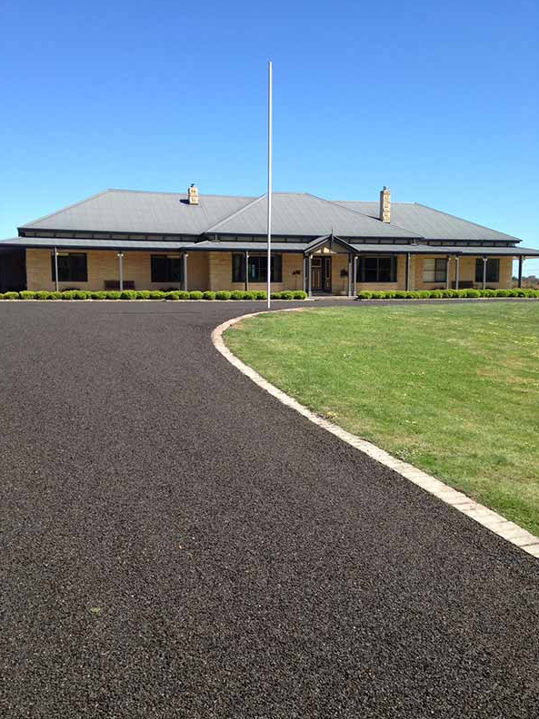 This is a photo of an asphalt driveway which has been installed by Wagga Wagga Surfacing Solutions